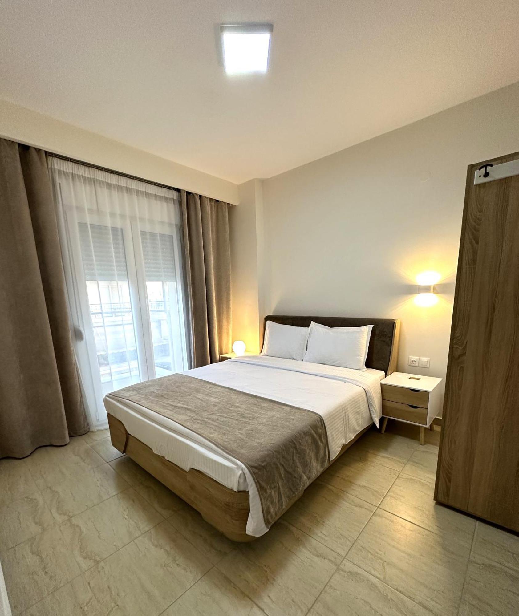 Navarino Luxe Suites Переа Экстерьер фото