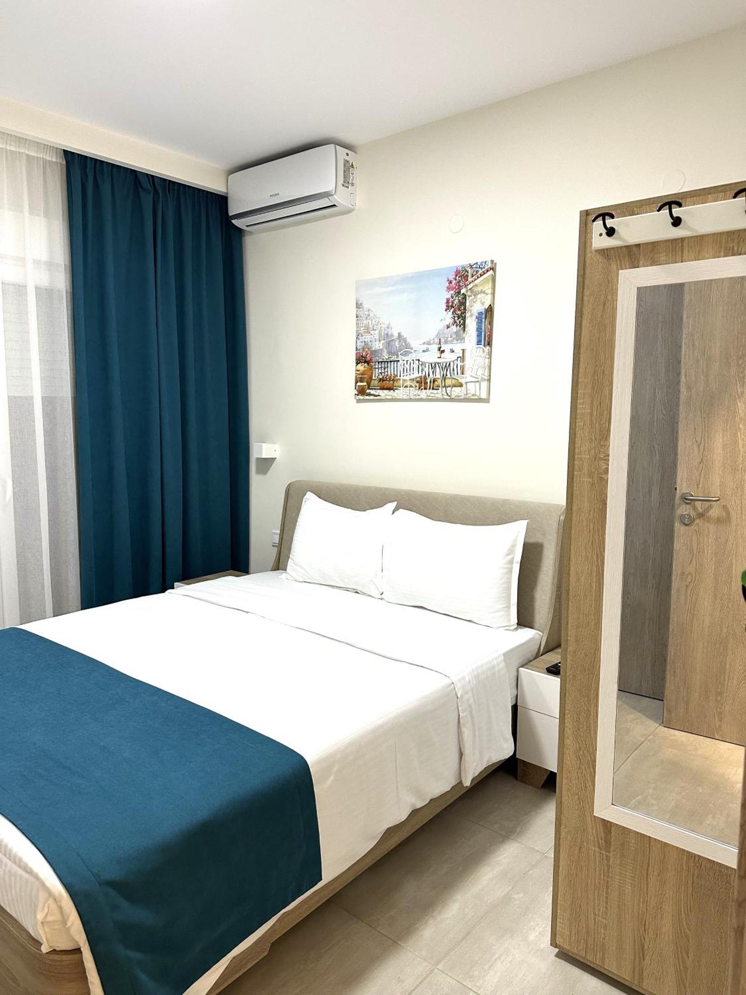Navarino Luxe Suites Переа Экстерьер фото