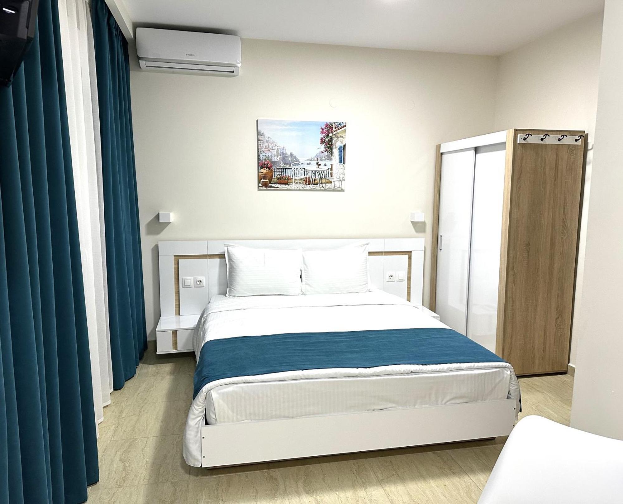 Navarino Luxe Suites Переа Экстерьер фото