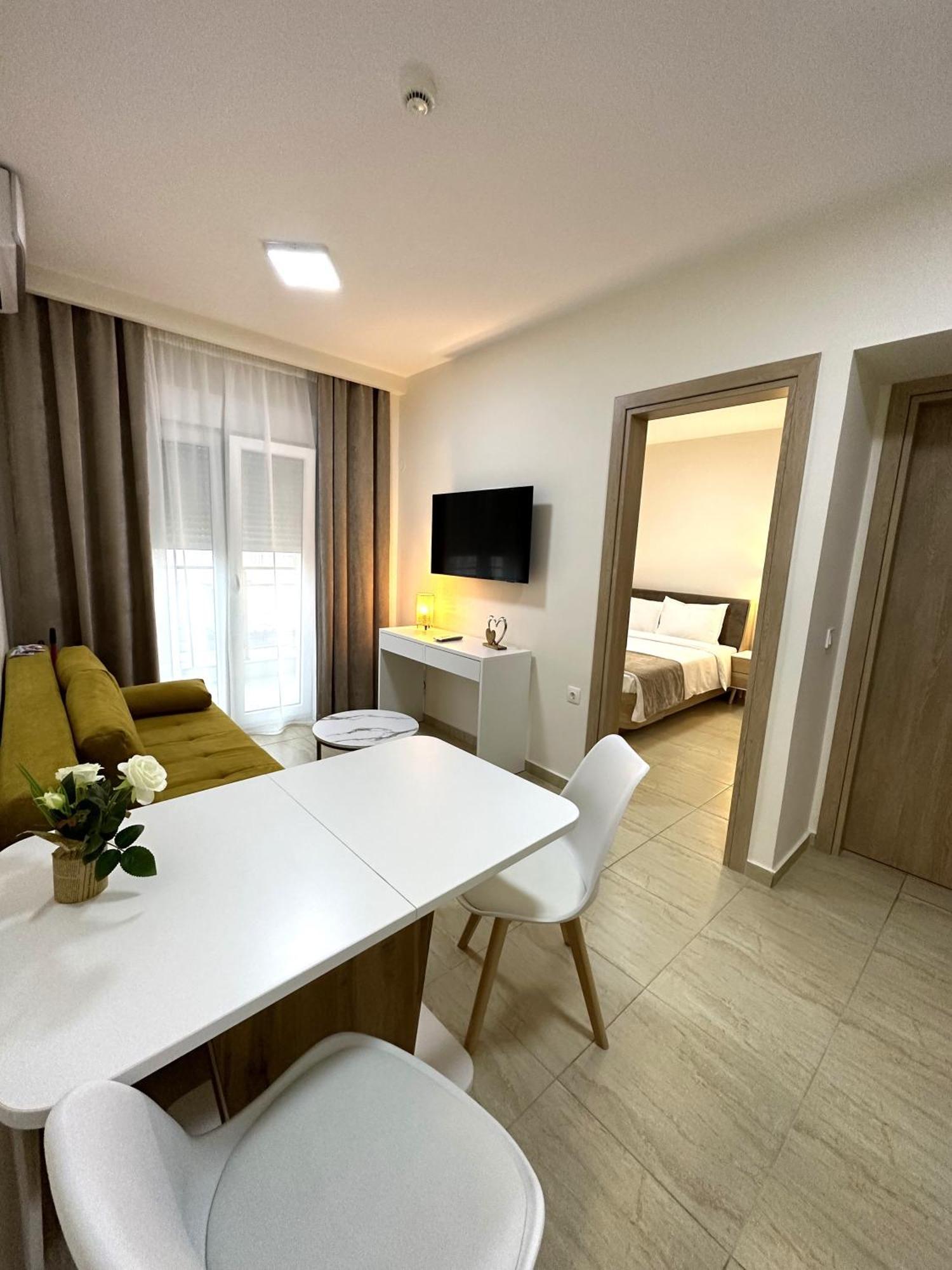 Navarino Luxe Suites Переа Экстерьер фото