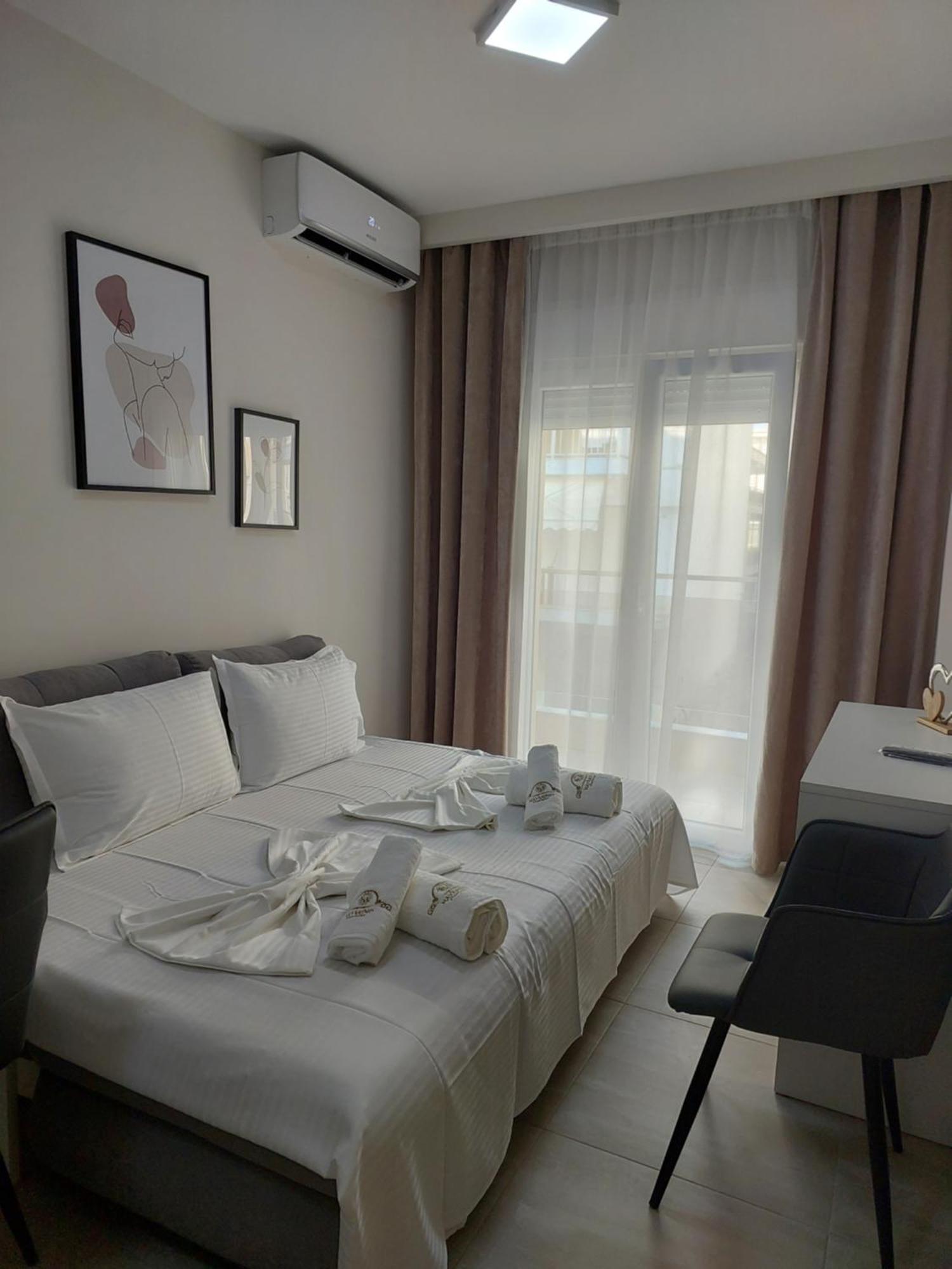 Navarino Luxe Suites Переа Экстерьер фото
