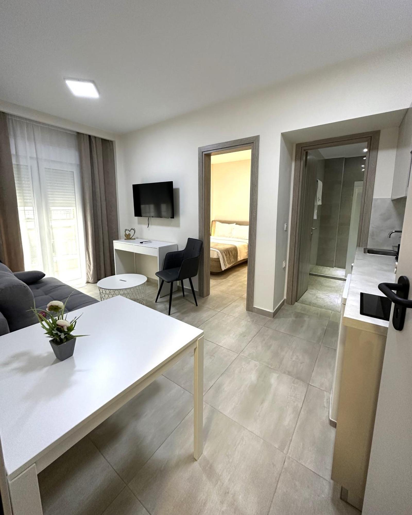 Navarino Luxe Suites Переа Экстерьер фото