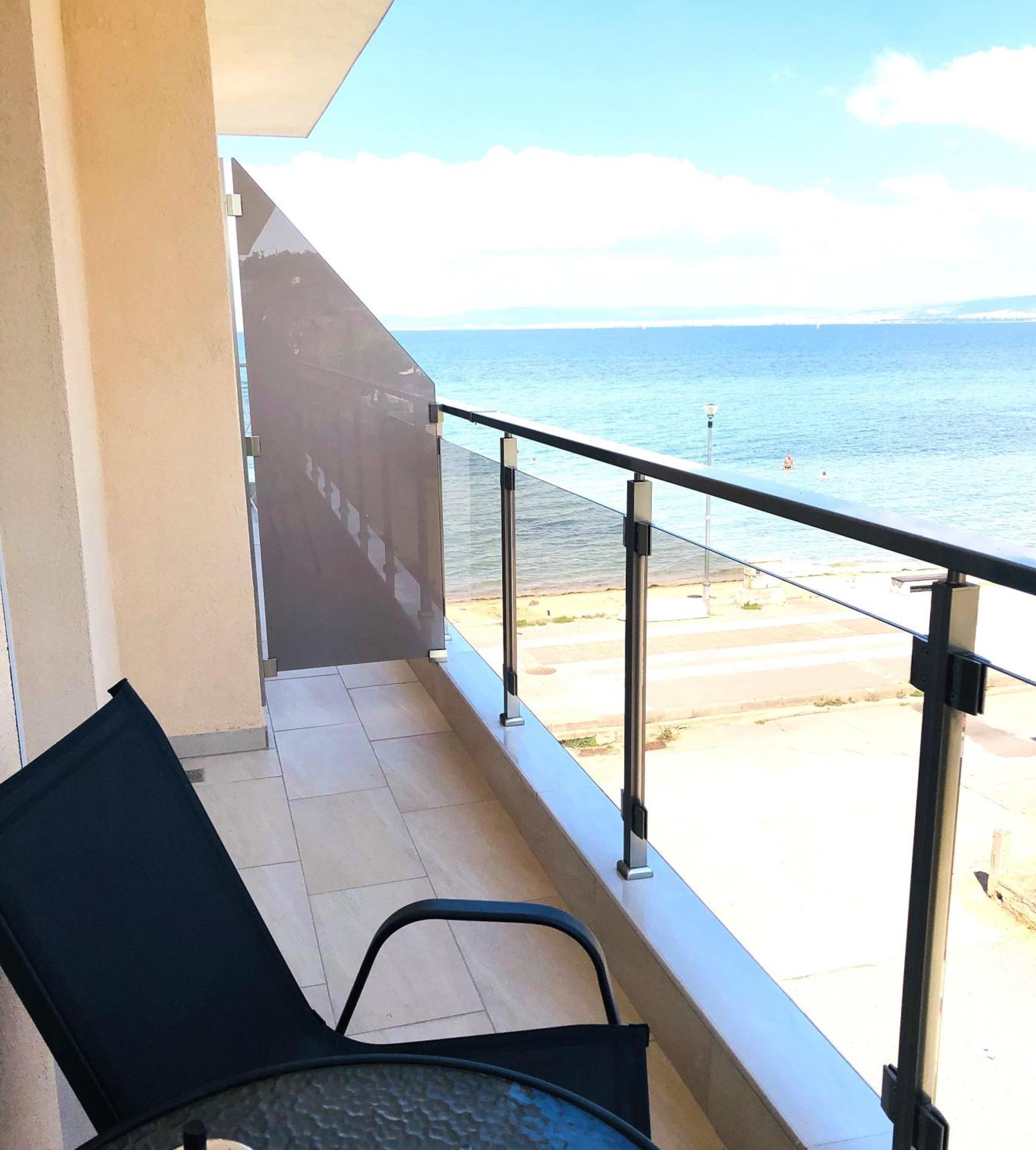 Navarino Luxe Suites Переа Экстерьер фото