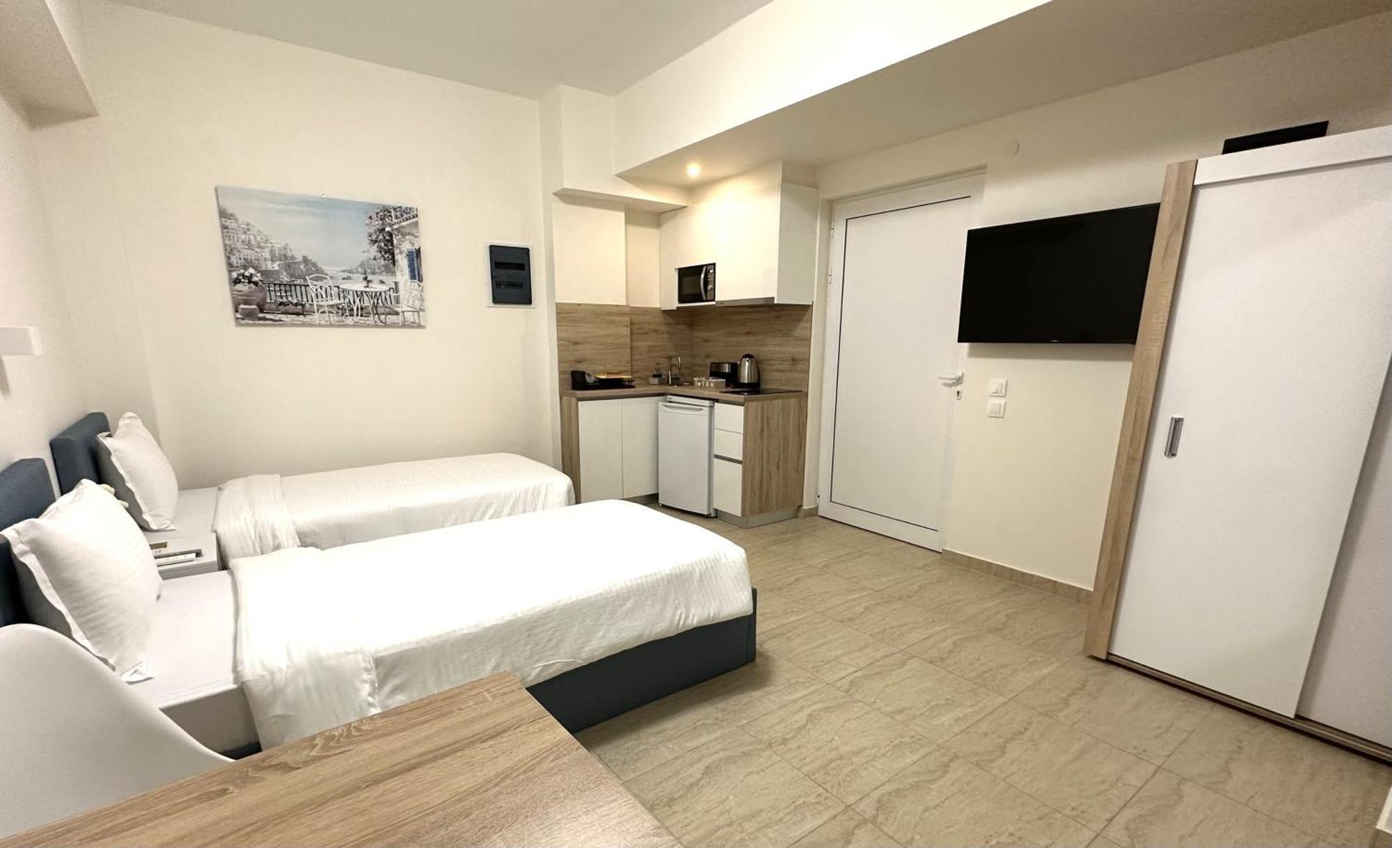 Navarino Luxe Suites Переа Экстерьер фото