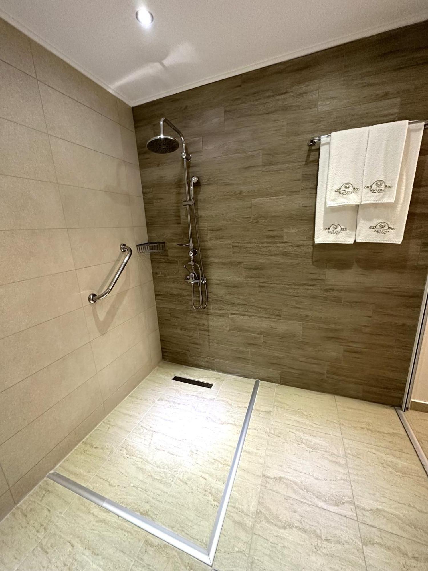 Navarino Luxe Suites Переа Экстерьер фото
