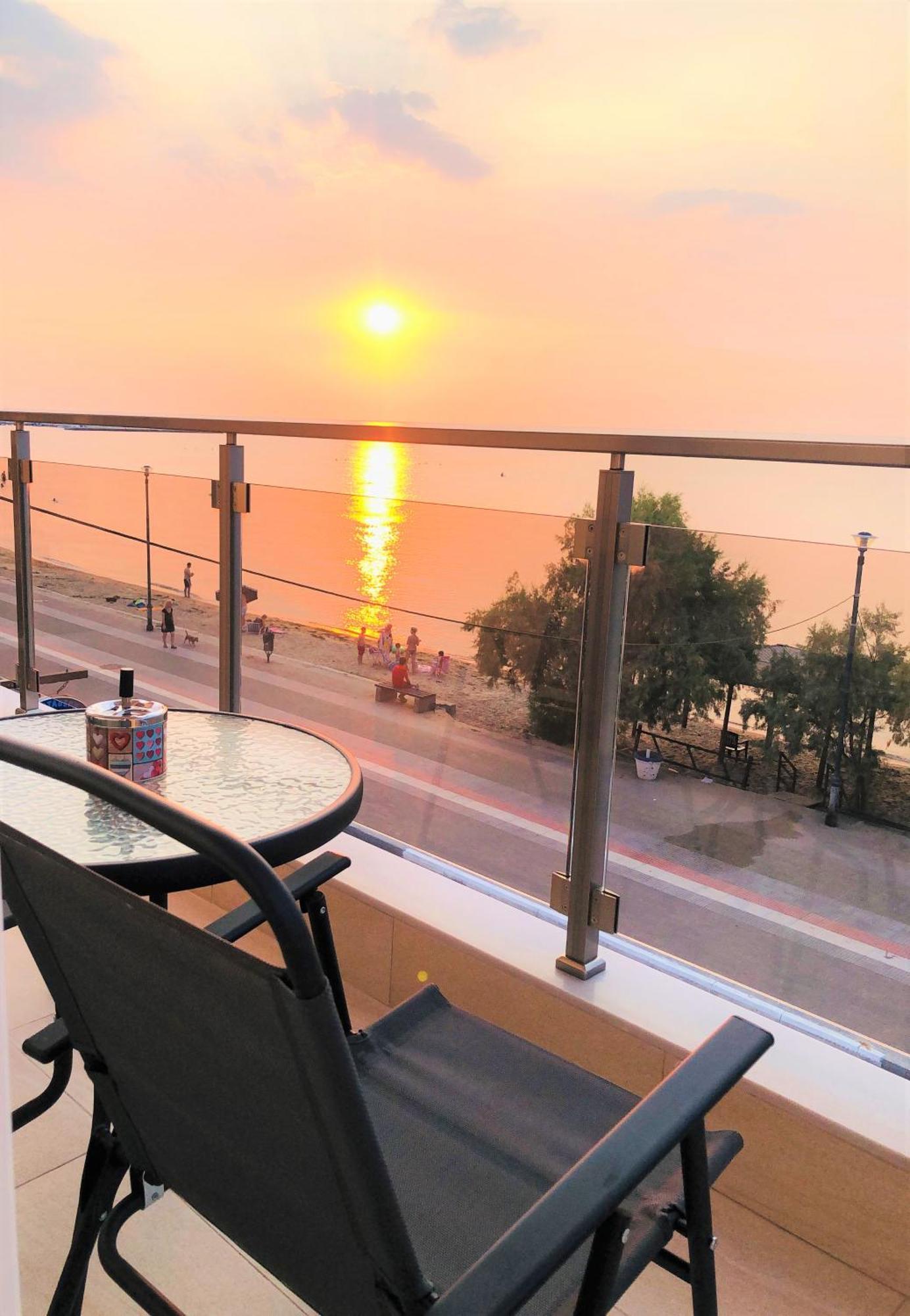 Navarino Luxe Suites Переа Экстерьер фото