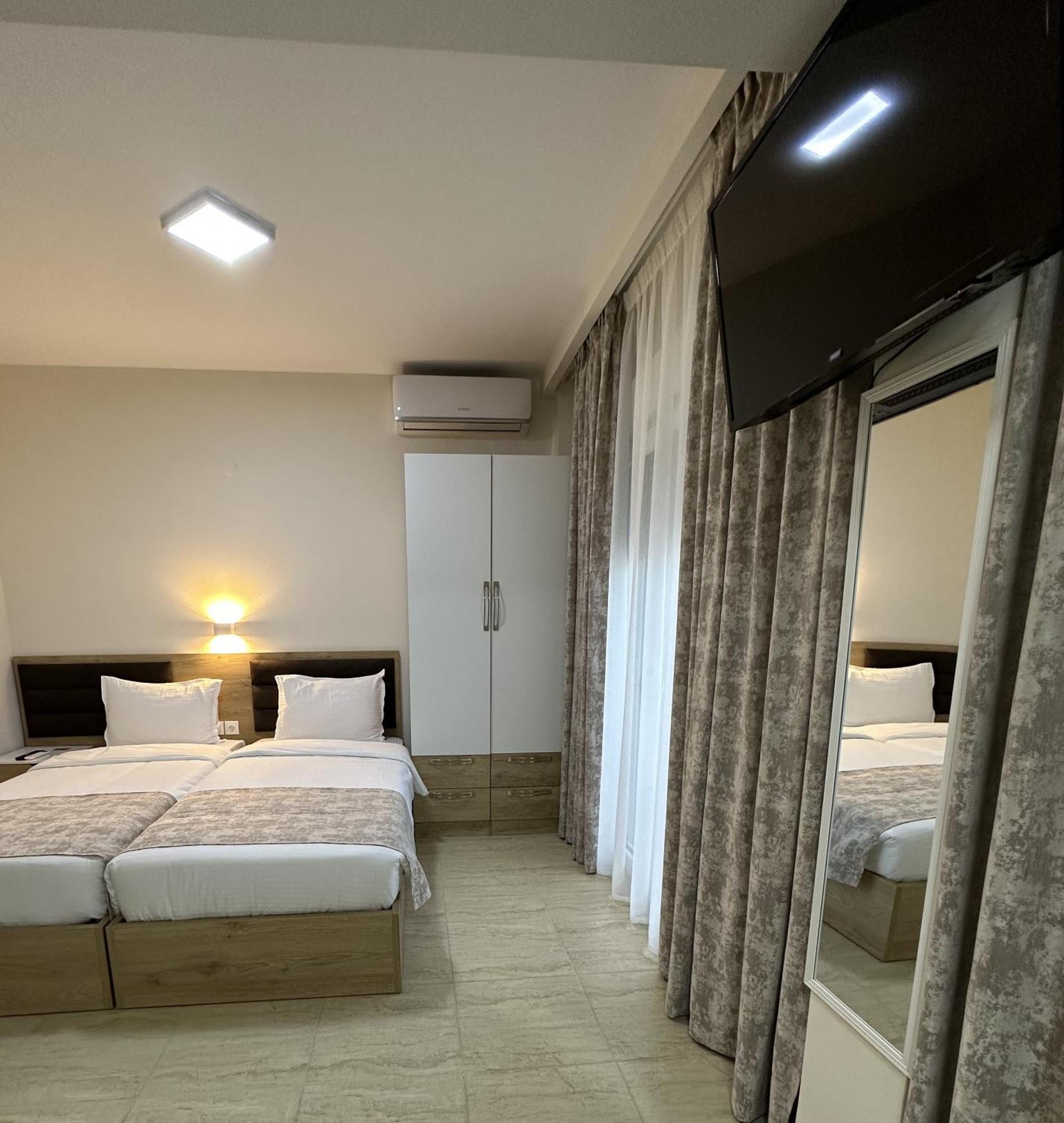 Navarino Luxe Suites Переа Экстерьер фото