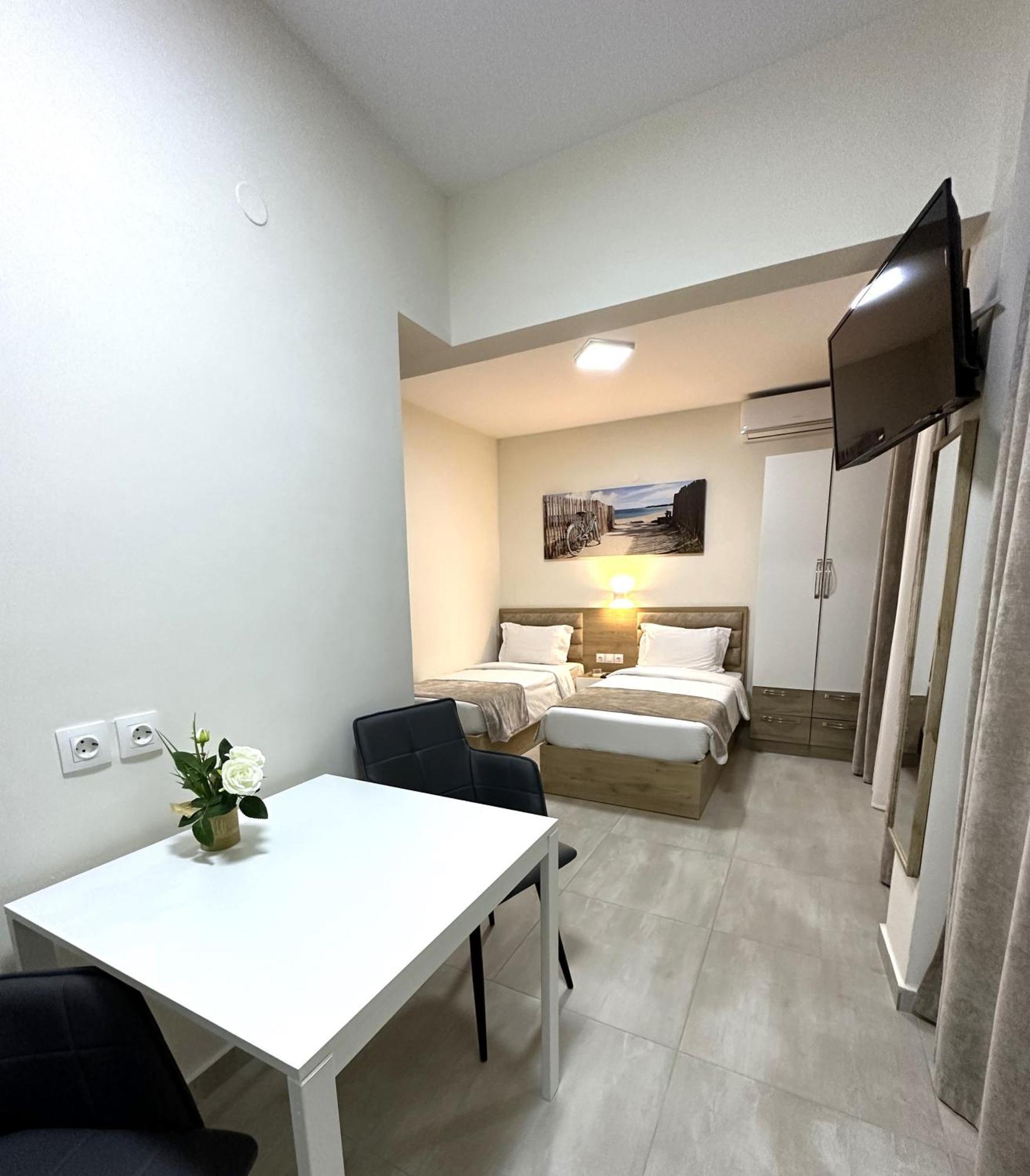 Navarino Luxe Suites Переа Экстерьер фото