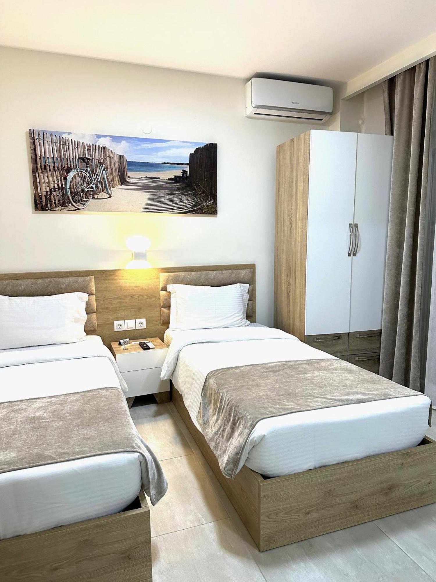 Navarino Luxe Suites Переа Экстерьер фото