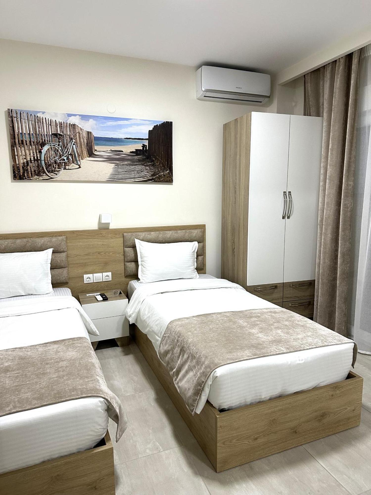 Navarino Luxe Suites Переа Экстерьер фото