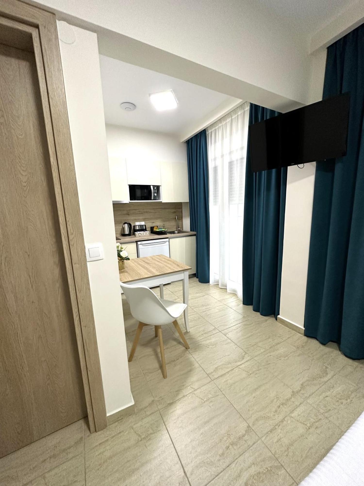 Navarino Luxe Suites Переа Экстерьер фото