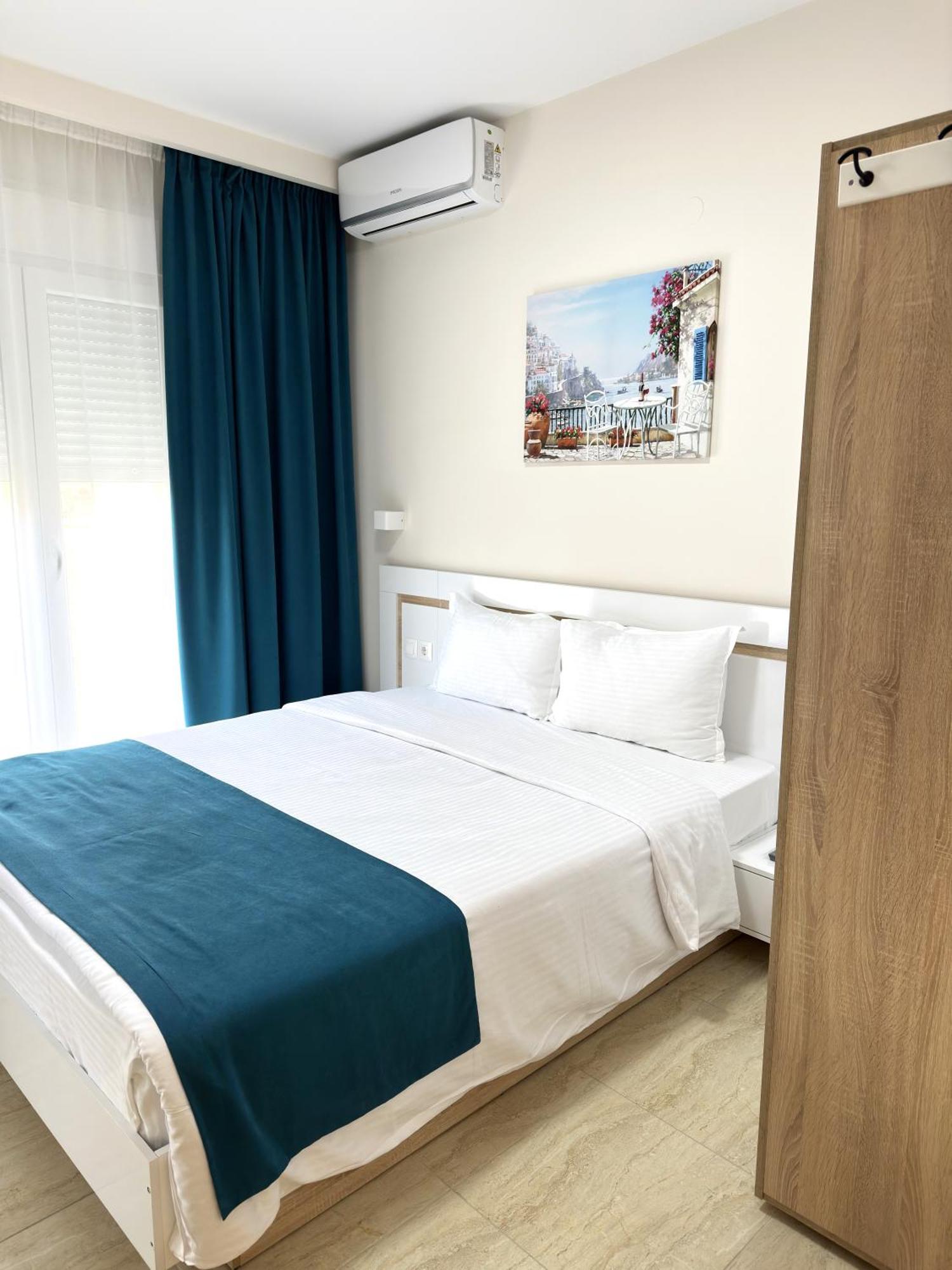 Navarino Luxe Suites Переа Экстерьер фото