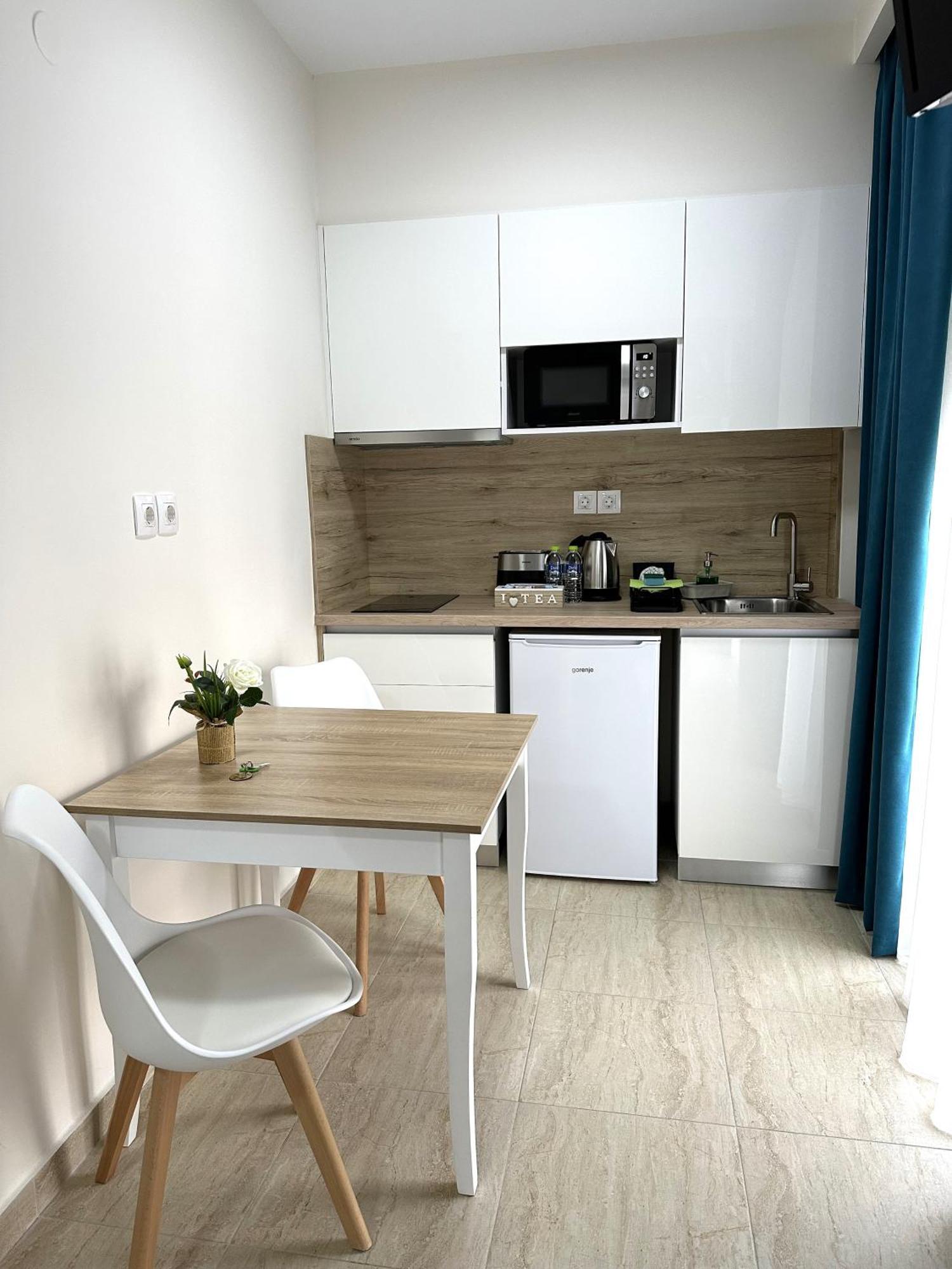 Navarino Luxe Suites Переа Экстерьер фото