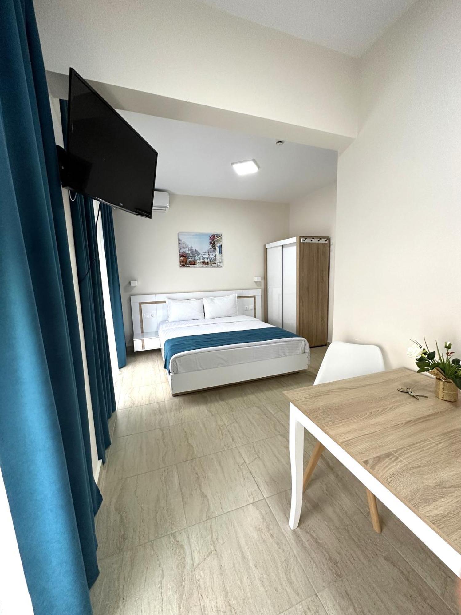 Navarino Luxe Suites Переа Экстерьер фото
