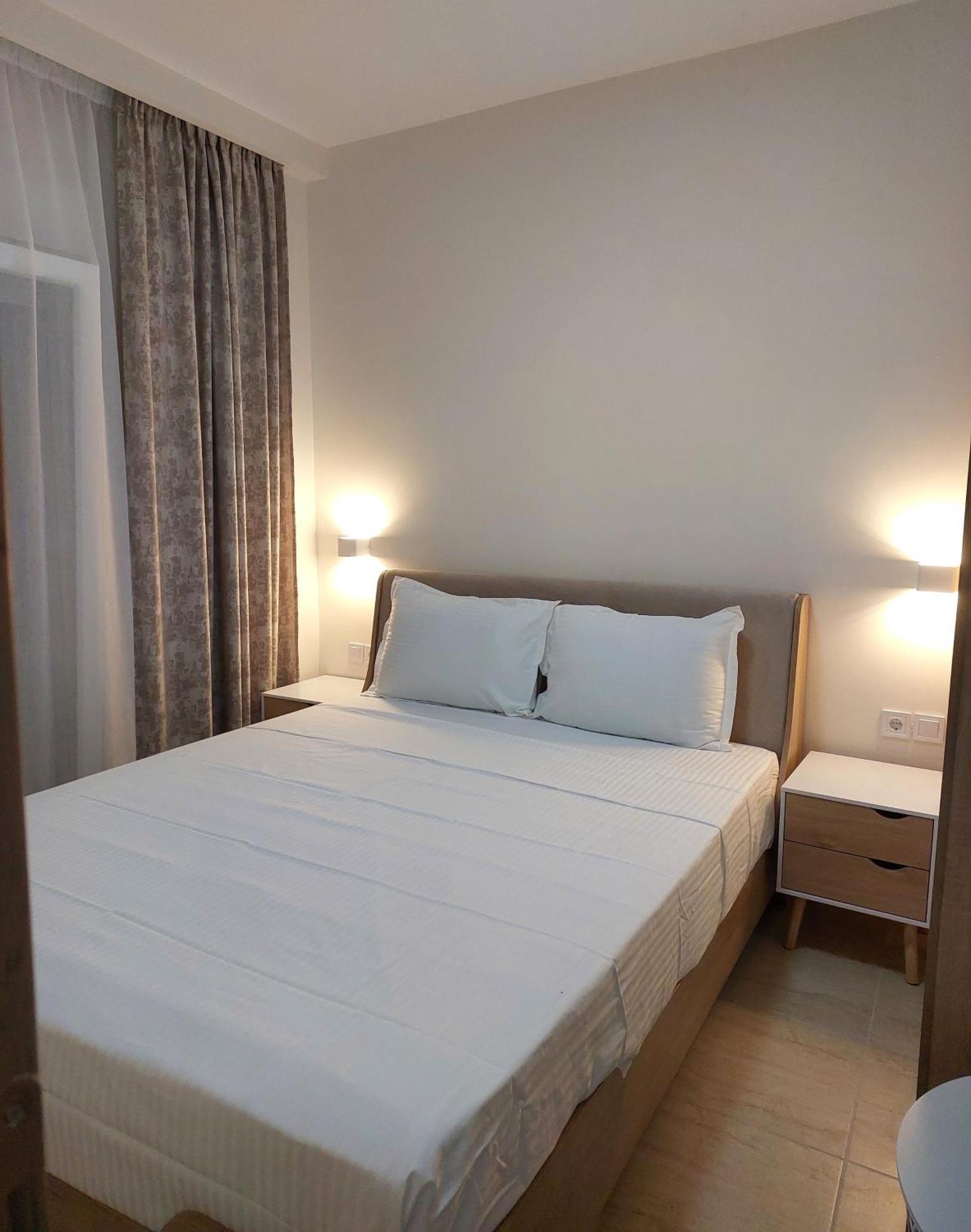 Navarino Luxe Suites Переа Экстерьер фото